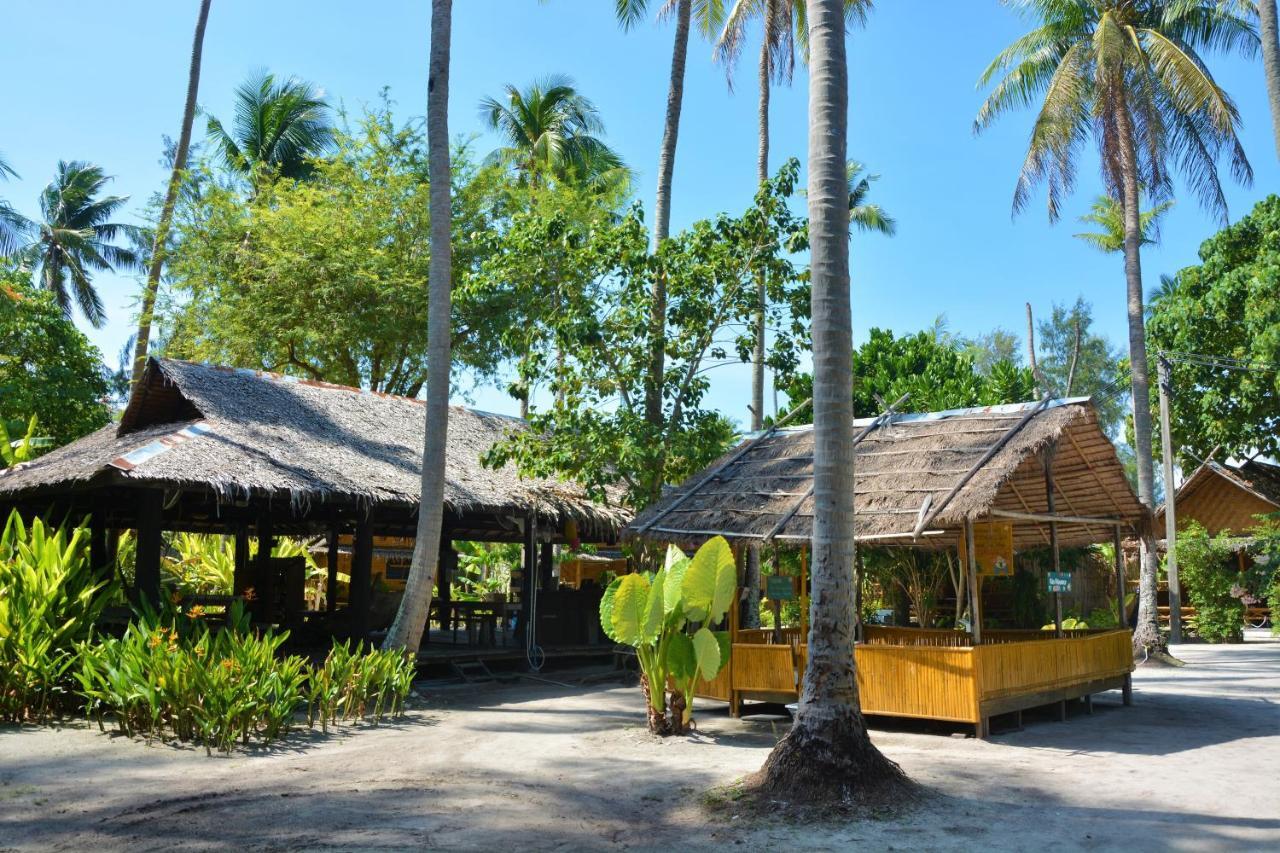 Forra Dive Resort Sunrise Koh Lipe Buitenkant foto